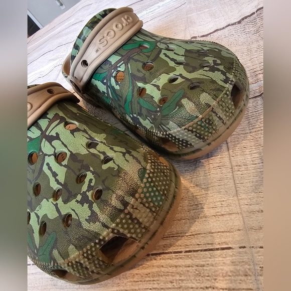 Luke Combs Limited Edition Crocs Camoflauge Size W8 M6 Comfortable No charms! - Picture 3 of 8